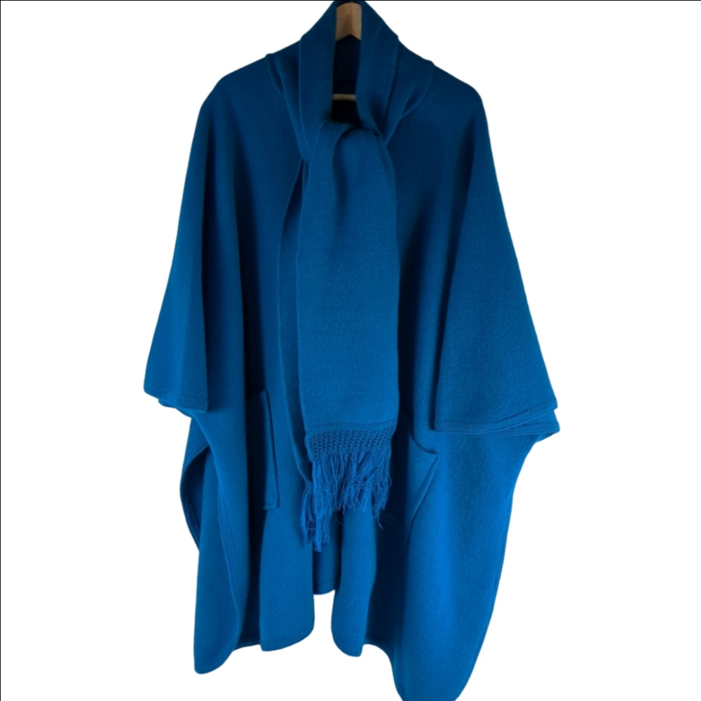 Elegant Blue Women's Poncho